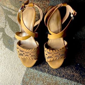 Beige summer wedges